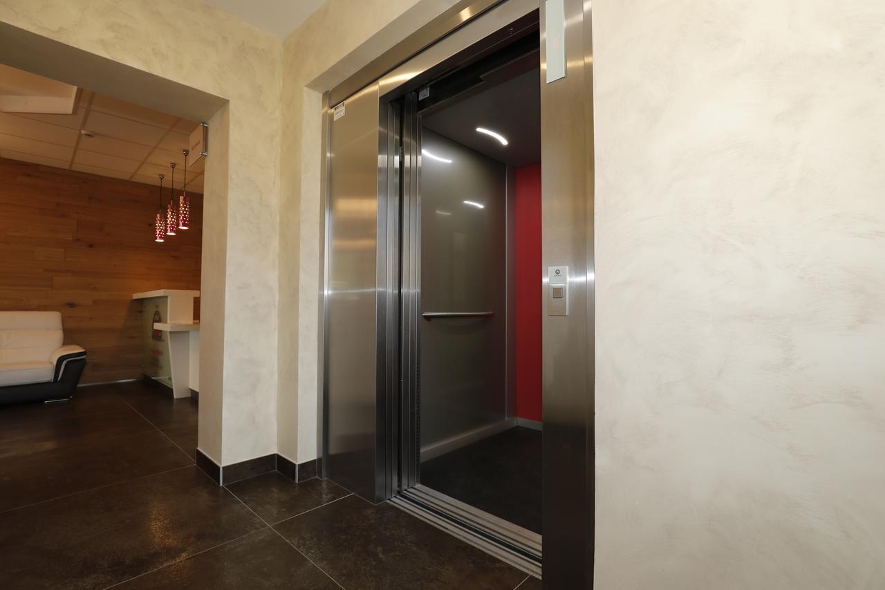 Hotel Lacour Eygliers ภายนอก รูปภาพ